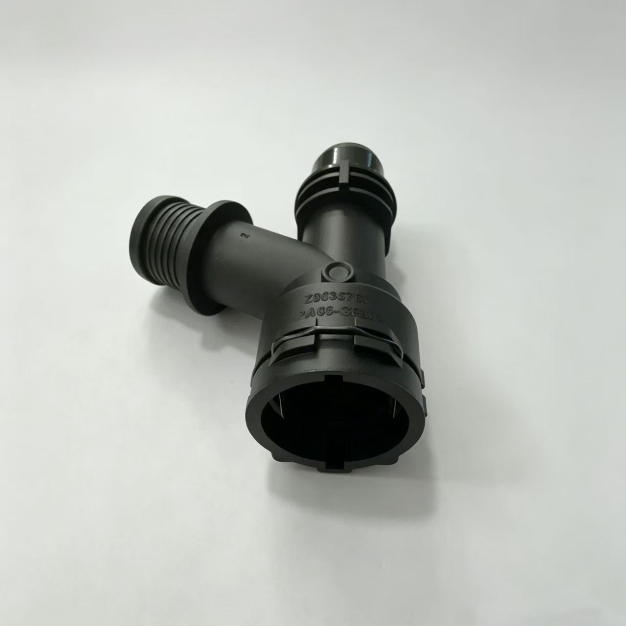 Automotive Radiator Water Pipe Connector OE Z8635766